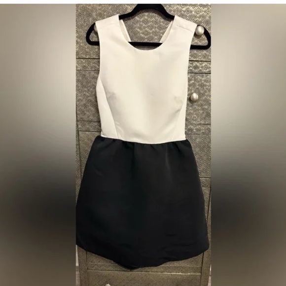 Kate Spade Size 8 Elegant Black and White Bow Dress - Picture 6 of 6